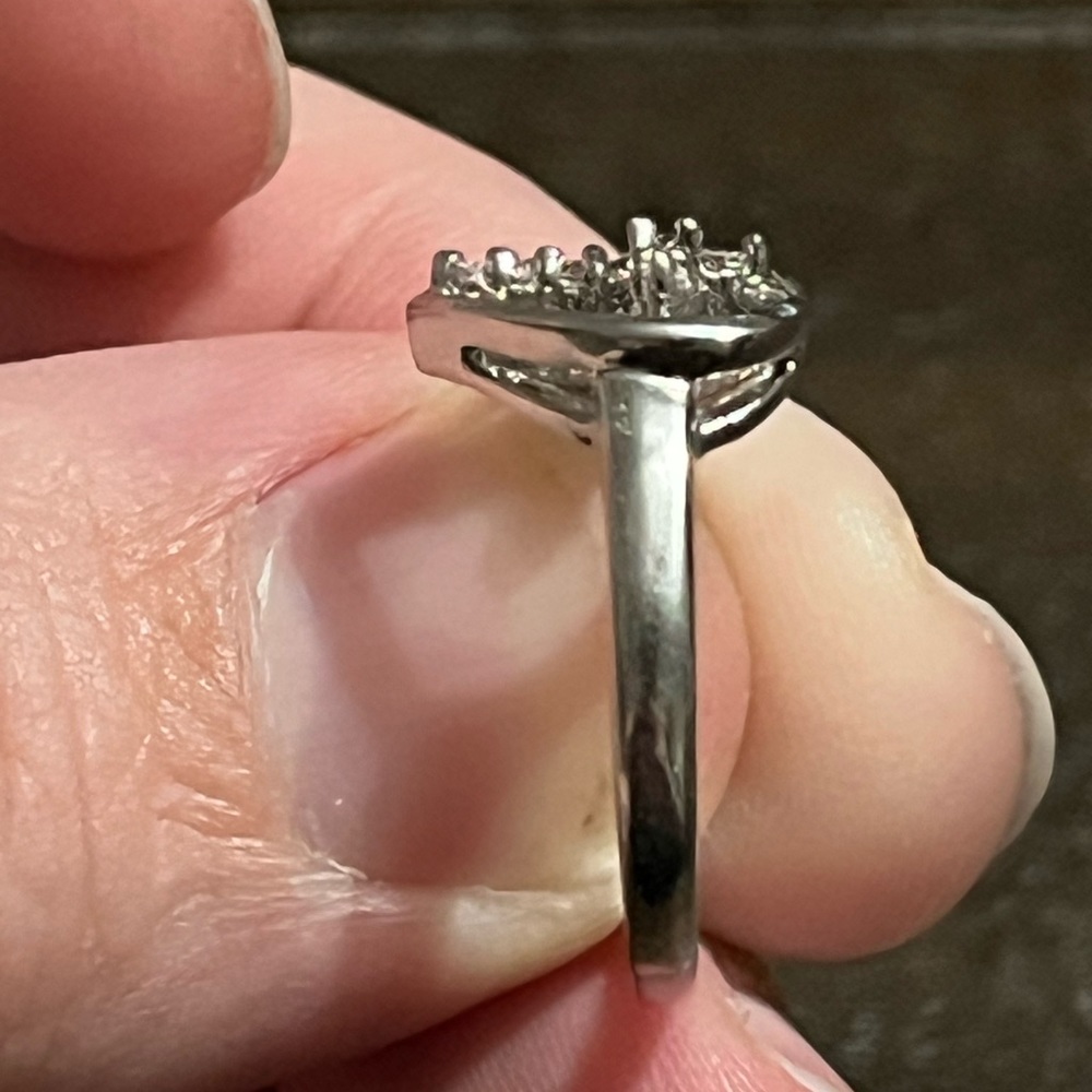 Heart Shape With Cross In Middle Fashion Ring In Size 6.5 - Picture 7 of 7